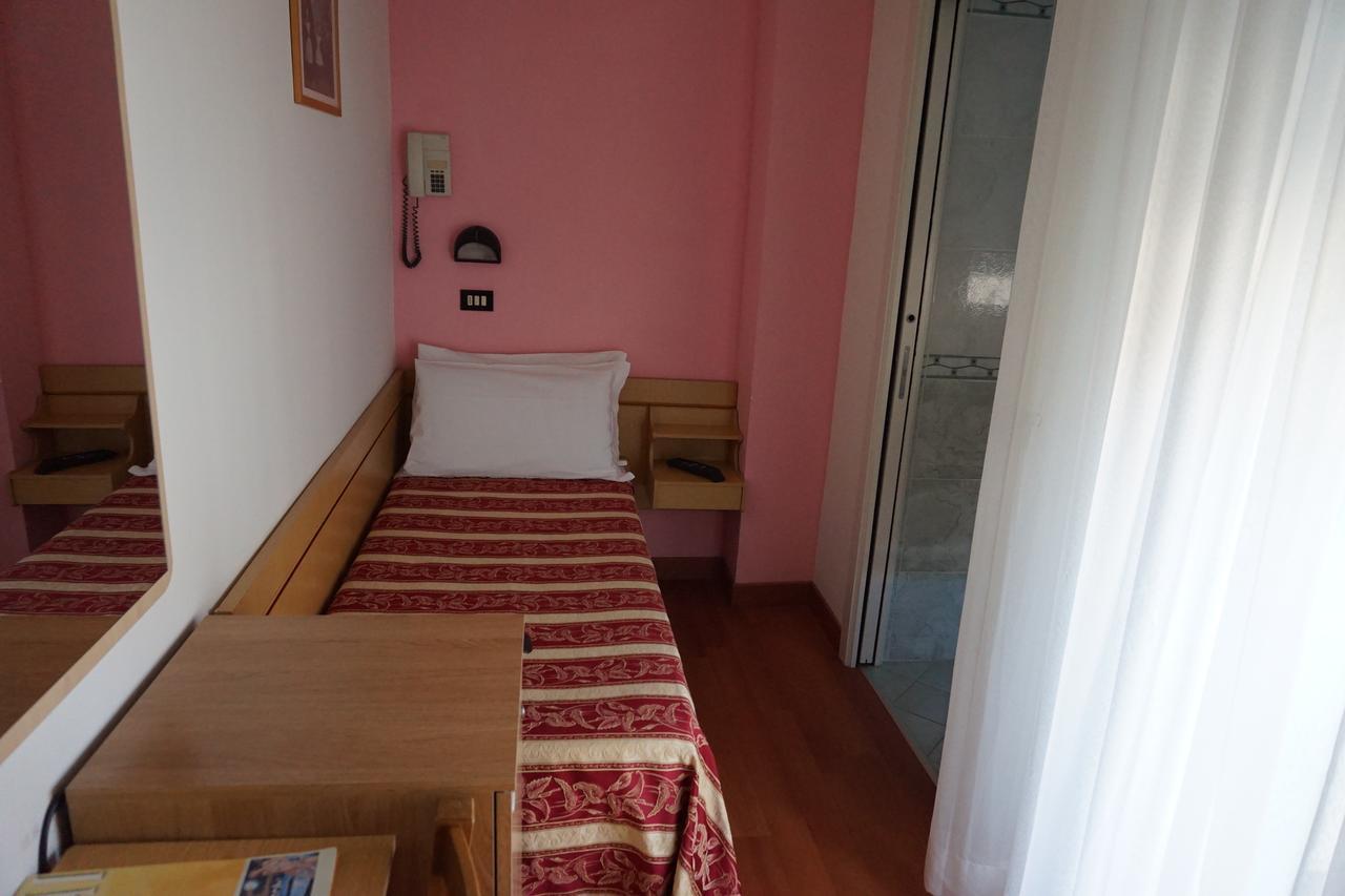 Hotel Angelus Rimini Zewnętrze zdjęcie