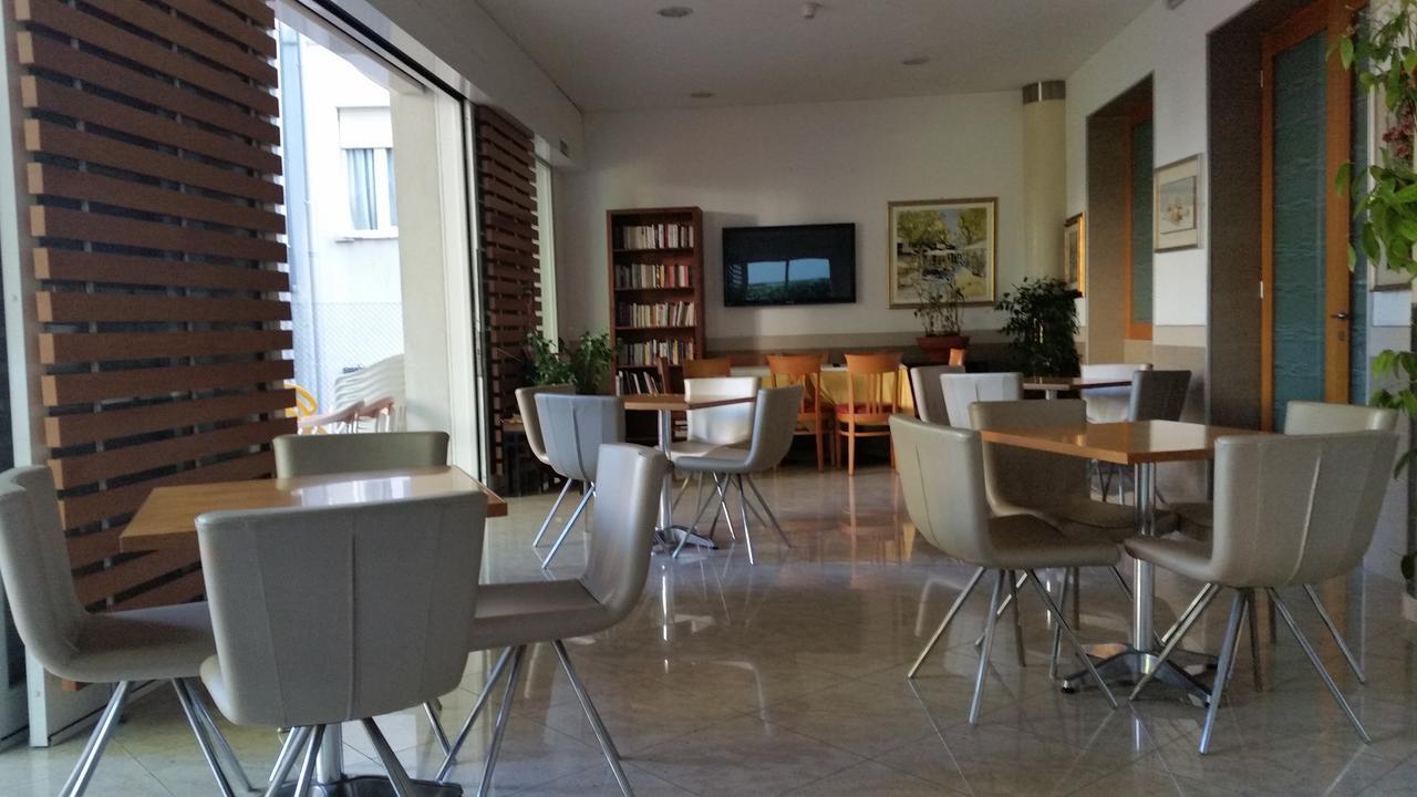 Hotel Angelus Rimini Zewnętrze zdjęcie